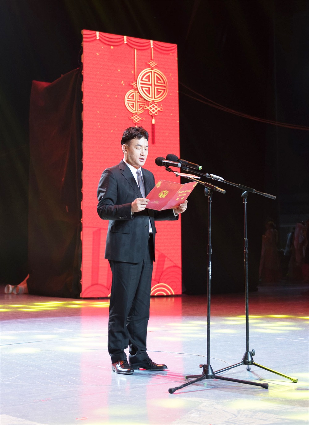 “不忘初心、聚力前行” 花花牛集團(tuán)2018迎新春聯(lián)歡會隆重舉行