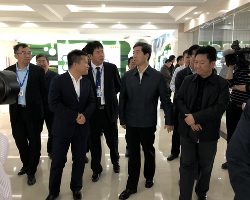 河南省委副書記、省長陳潤兒一行蒞臨 花花牛集團魯山瑞亞牧業有限公司視察調研